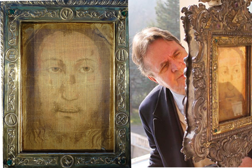 Paul Badde inspects the Manoppello image.